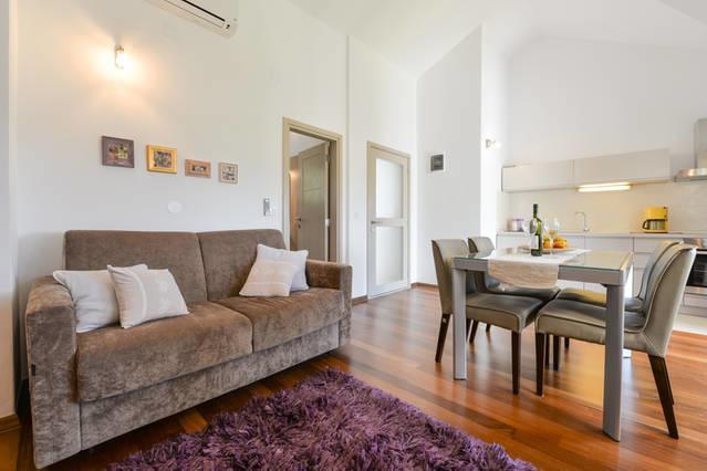 Varga Apartment *